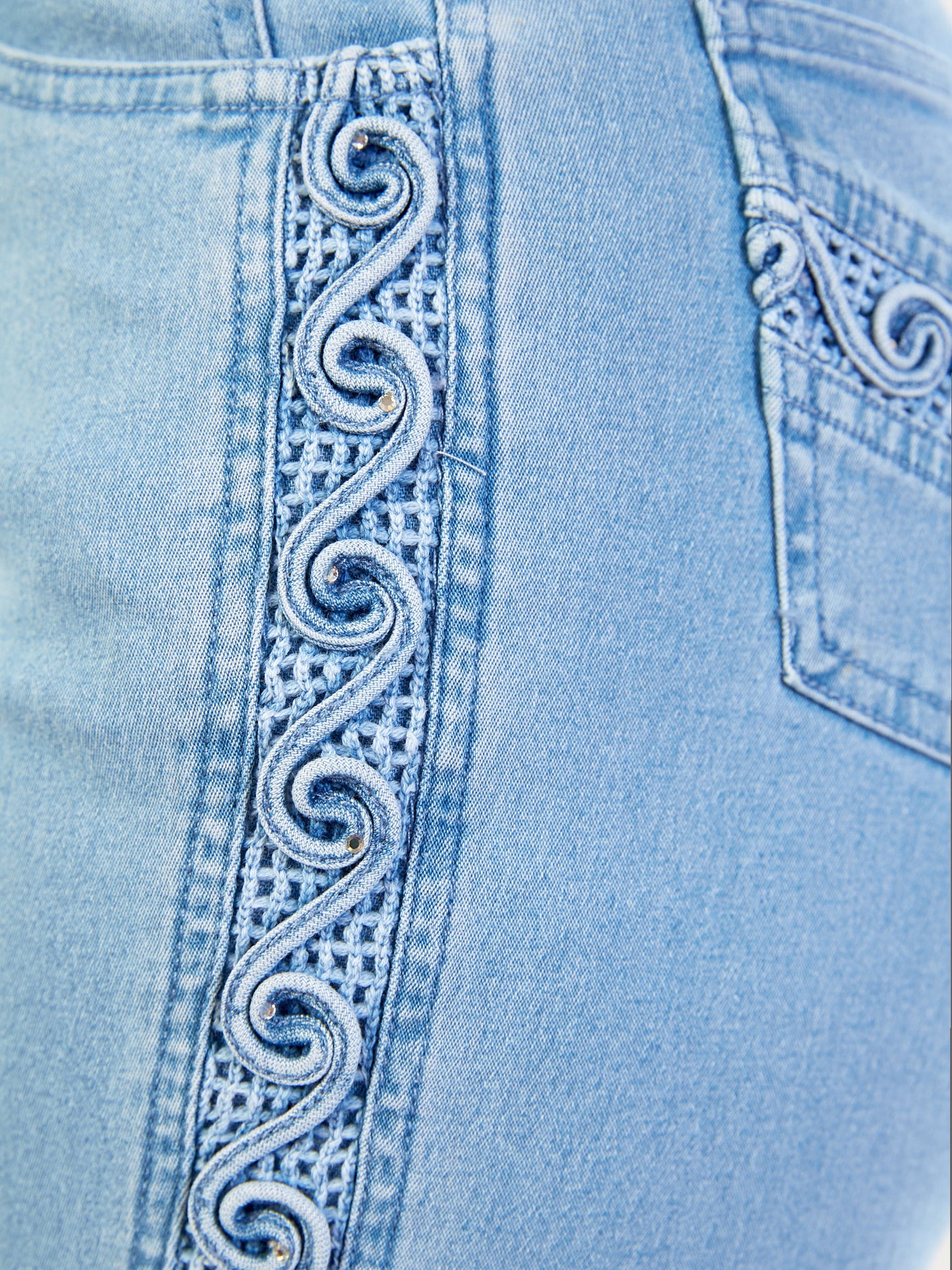 "Lafei-Nier" Jeans with Lace in Waves